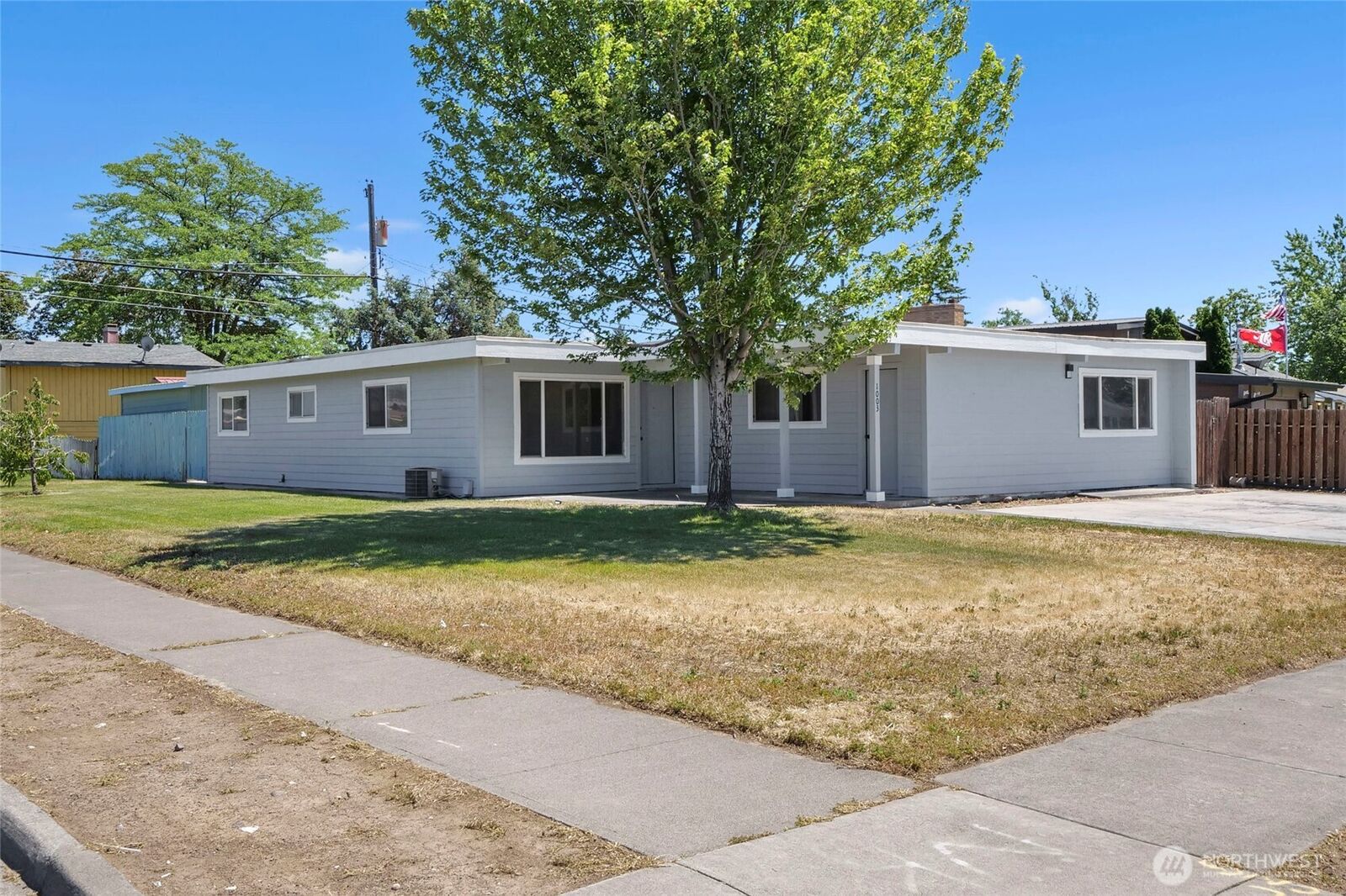 Property Photo:  1003 S Evergreen Drive  WA 98837 