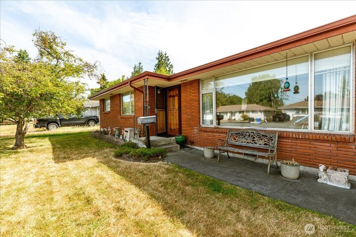 Property Photo: 532 SE Pasek Street WA 98277