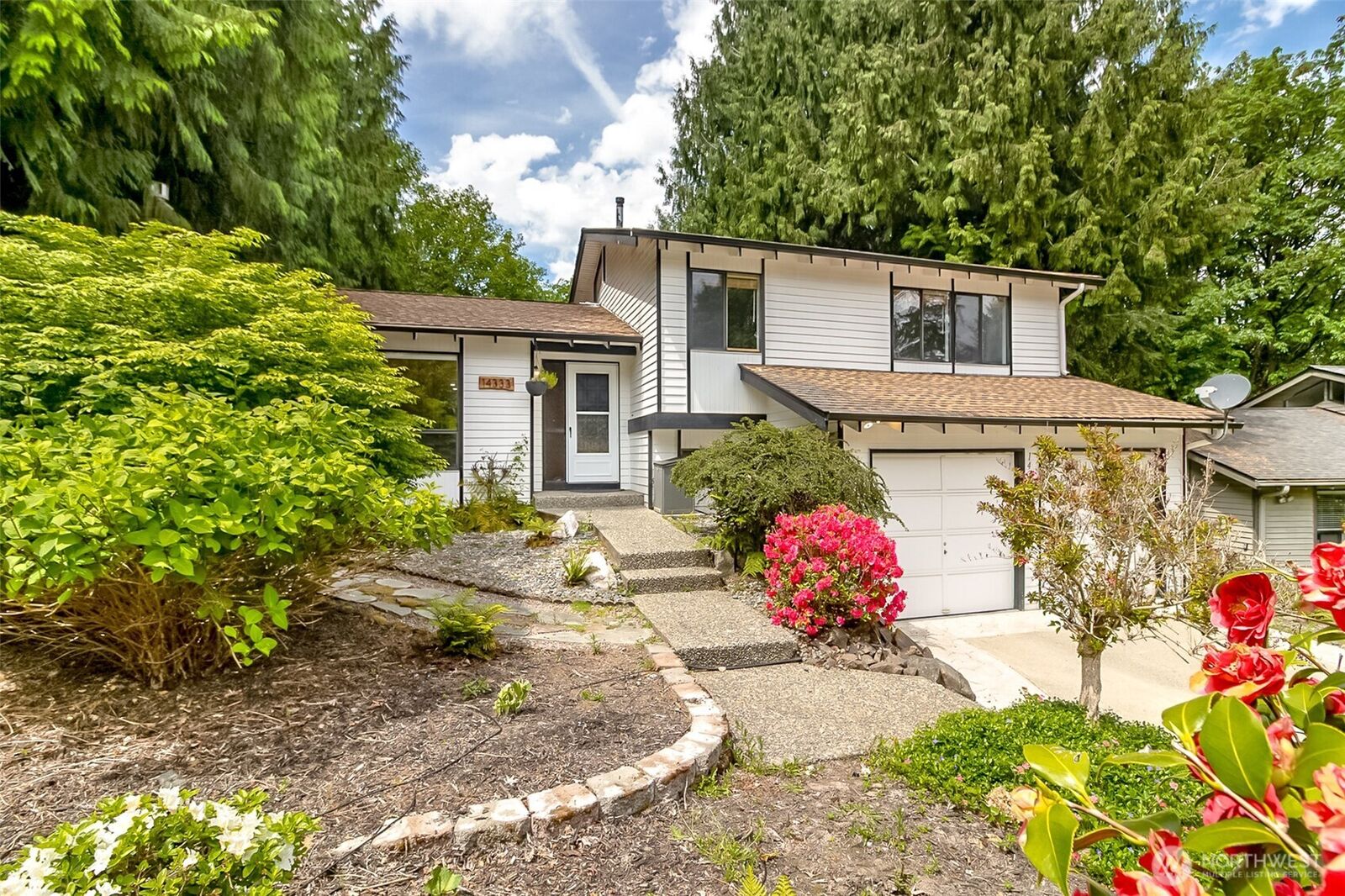 Property Photo:  14333  93rd Avenue NE  WA 98035 