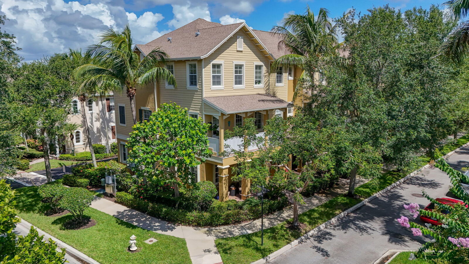 Property Photo:  128 W Royal Palm Circle 101  FL 33458 