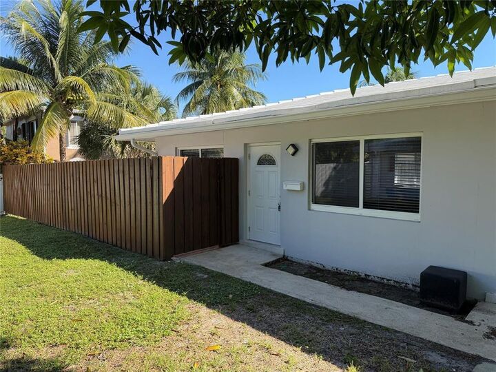 Property Photo:  1077 NE 34th Street 3  FL 33334 