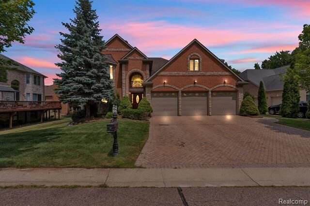 Property Photo:  32404 Maria Court  MI 48152 
