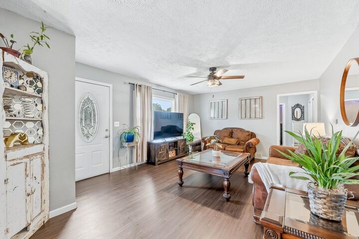 Property Photo: 224 W Poplar KS 67005