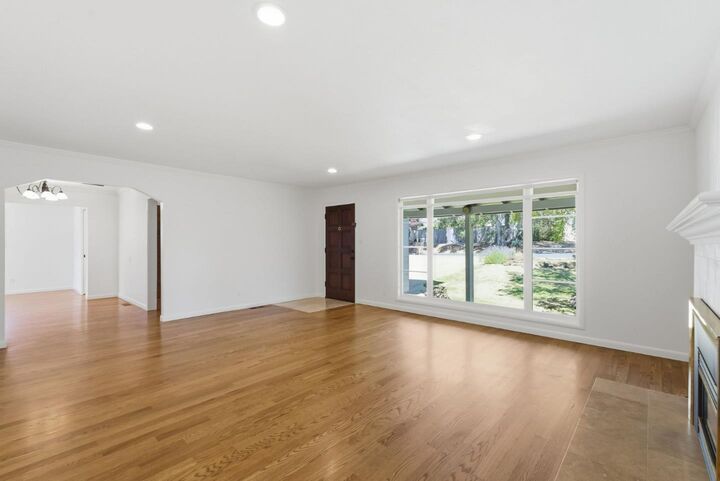 Property Photo:  2525 Dekoven Avenue  CA 94002 