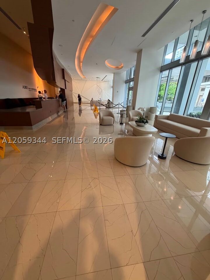 Property Photo:  1111 SW 1st Ave 1720-N  FL 33130 