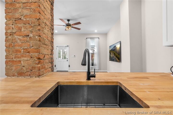 Property Photo:  325 E 14th Street  IN 47150 