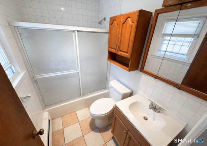 Property Photo:  14 Park Place 4  CT 06052 