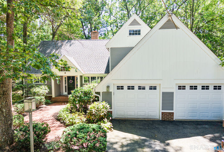 Property Photo:  26 Chiltern Street  CT 06032 