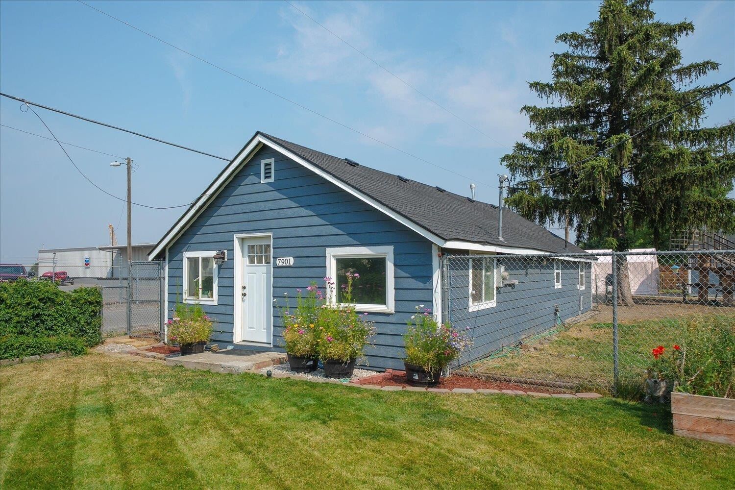 Property Photo: 7901 E Valleyway Ave WA 99212