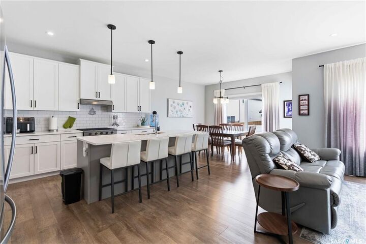 Property Photo:  158 Chelsom Bend  SK S7V 0Z9 