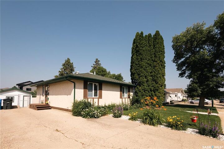 631 Buchanan Drive — photo 1