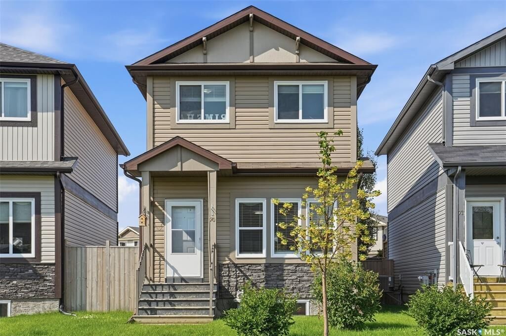 Property Photo:  235 Rosewood Boulevard E 70  SK S7V 0J3 