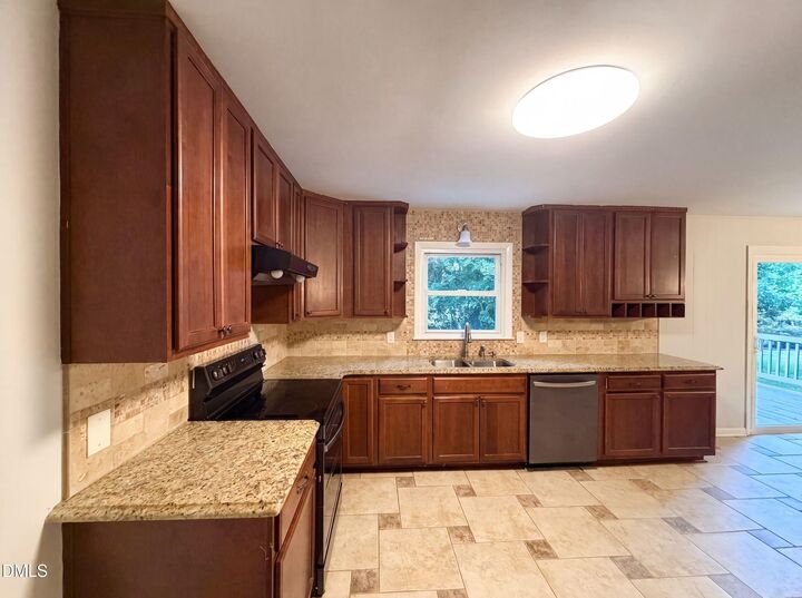 Property Photo: 407 Lamesa Drive NC 27603