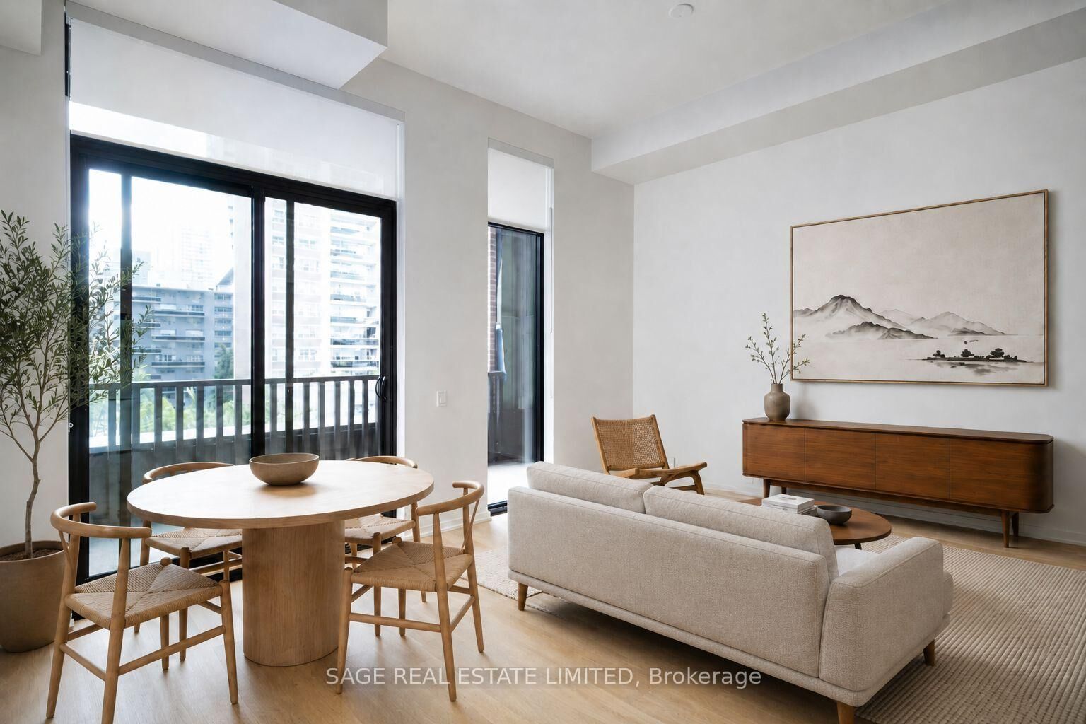 Property Photo:  109 Erskine Avenue 612  ON M4P 1Y5 