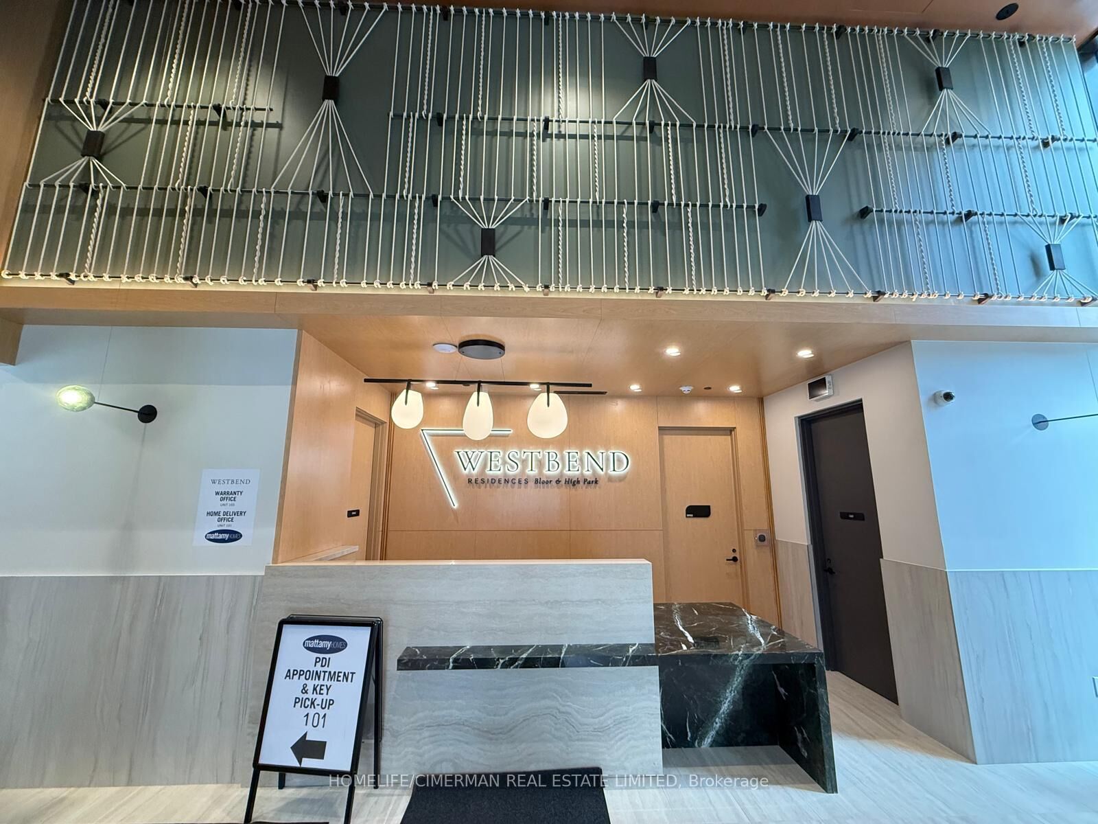Property Photo: 1660 Bloor Street W 810 ON M6P 1A8