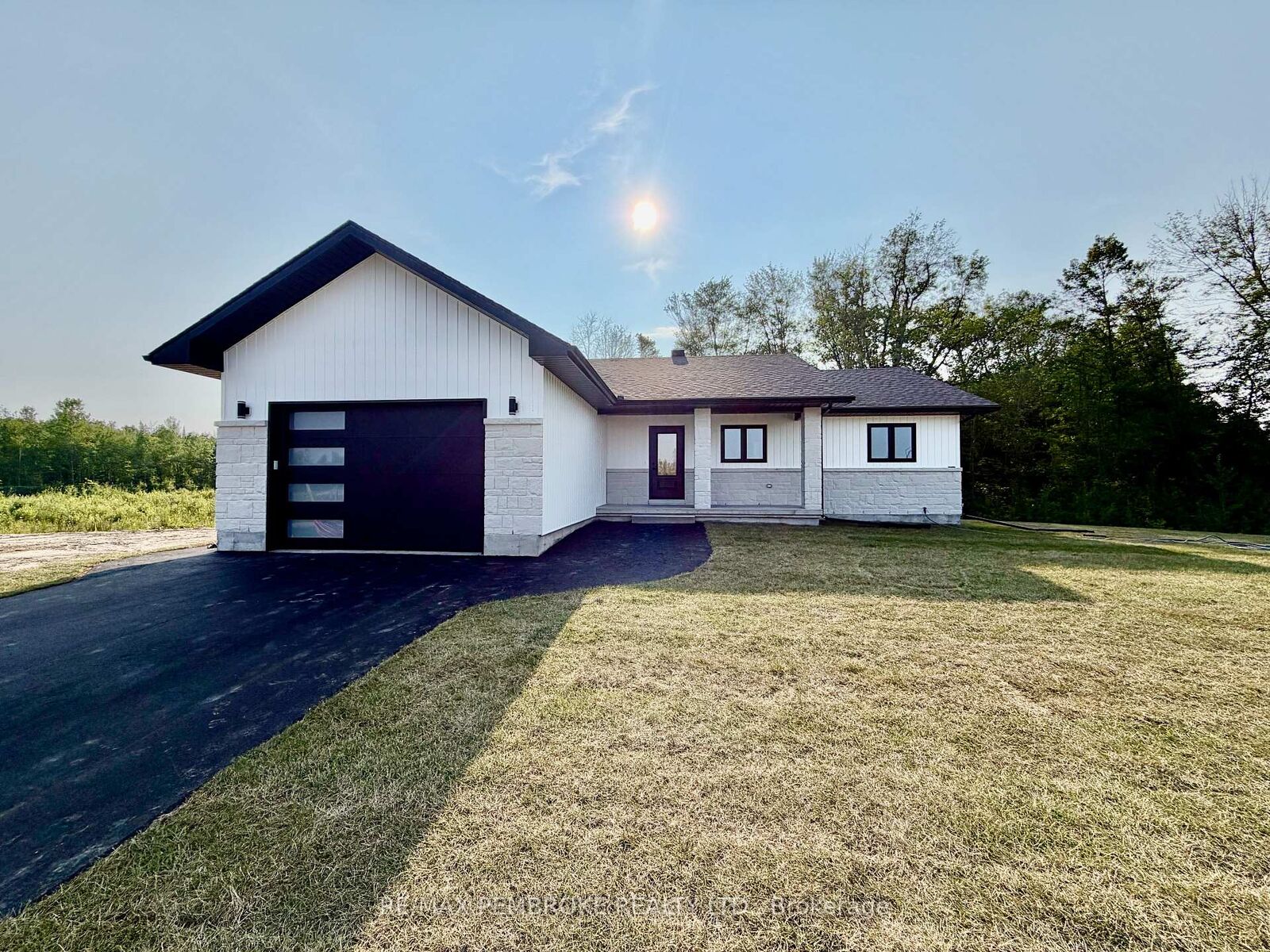 Property Photo: 55 Eddy Crescent ON K8A 0M1