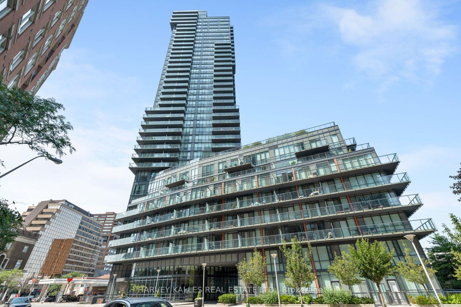 Property Photo:  825 Church Street 1609  ON M4W 3Z4 