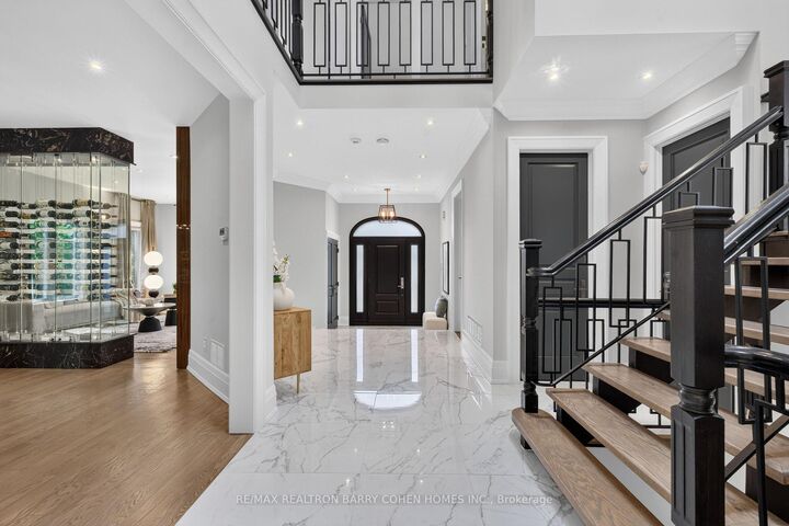 Property Photo: 33 Munro Boulevard ON M2P 1C1