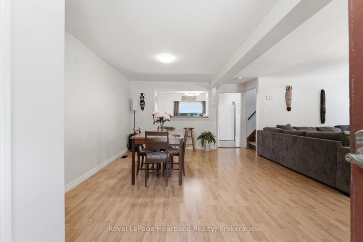 Property Photo:  117 Quebec Street  ON N7A 2G6 