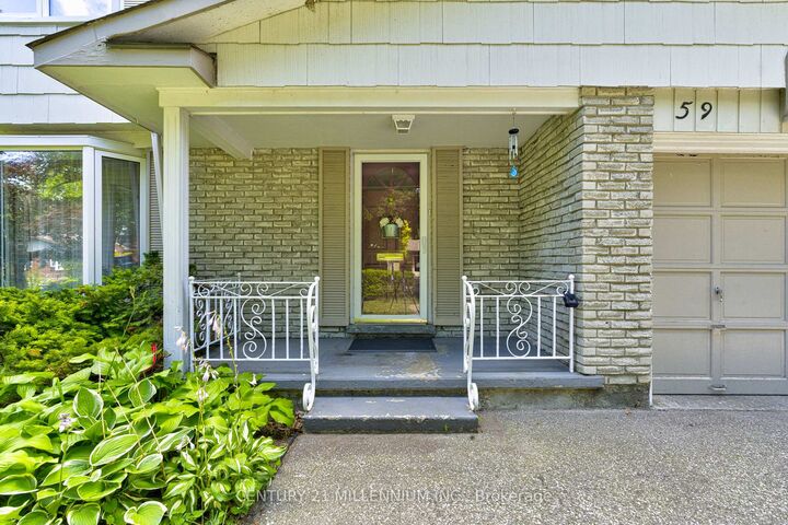 Property Photo: 59 Lewis Crescent ON N2A 2T7