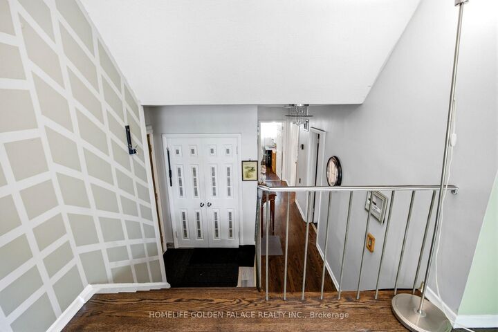 Property Photo: 913 Brimorton Drive ON M1G 2T8