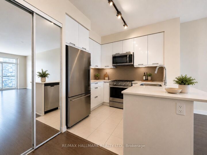 Property Photo:  35 Watergarden Drive 1711  ON L5R 0G8 