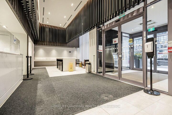 Property Photo: 4065 Confederation Parkway 1506 ON L5B 0L4