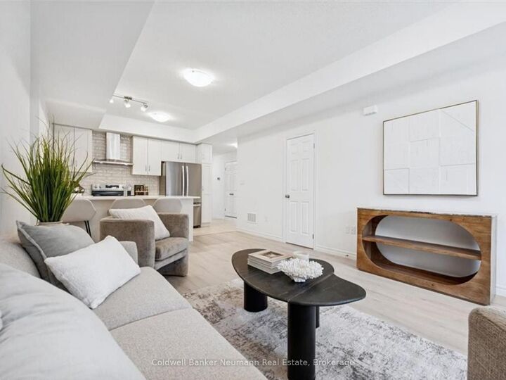 Property Photo:  7-53 Allegro Common  ON N3C 1A5 