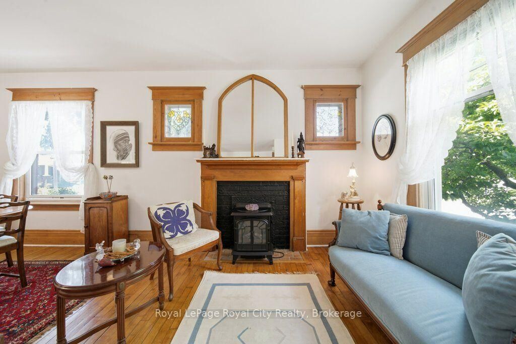 Property Photo:  66 Raglan Street  ON N1H 2S6 