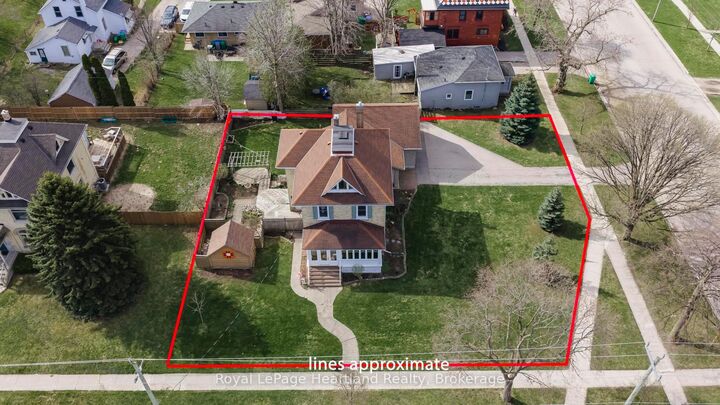 Photo de la propriété:  67 Elgin Avenue W  ON N7A 2E1 