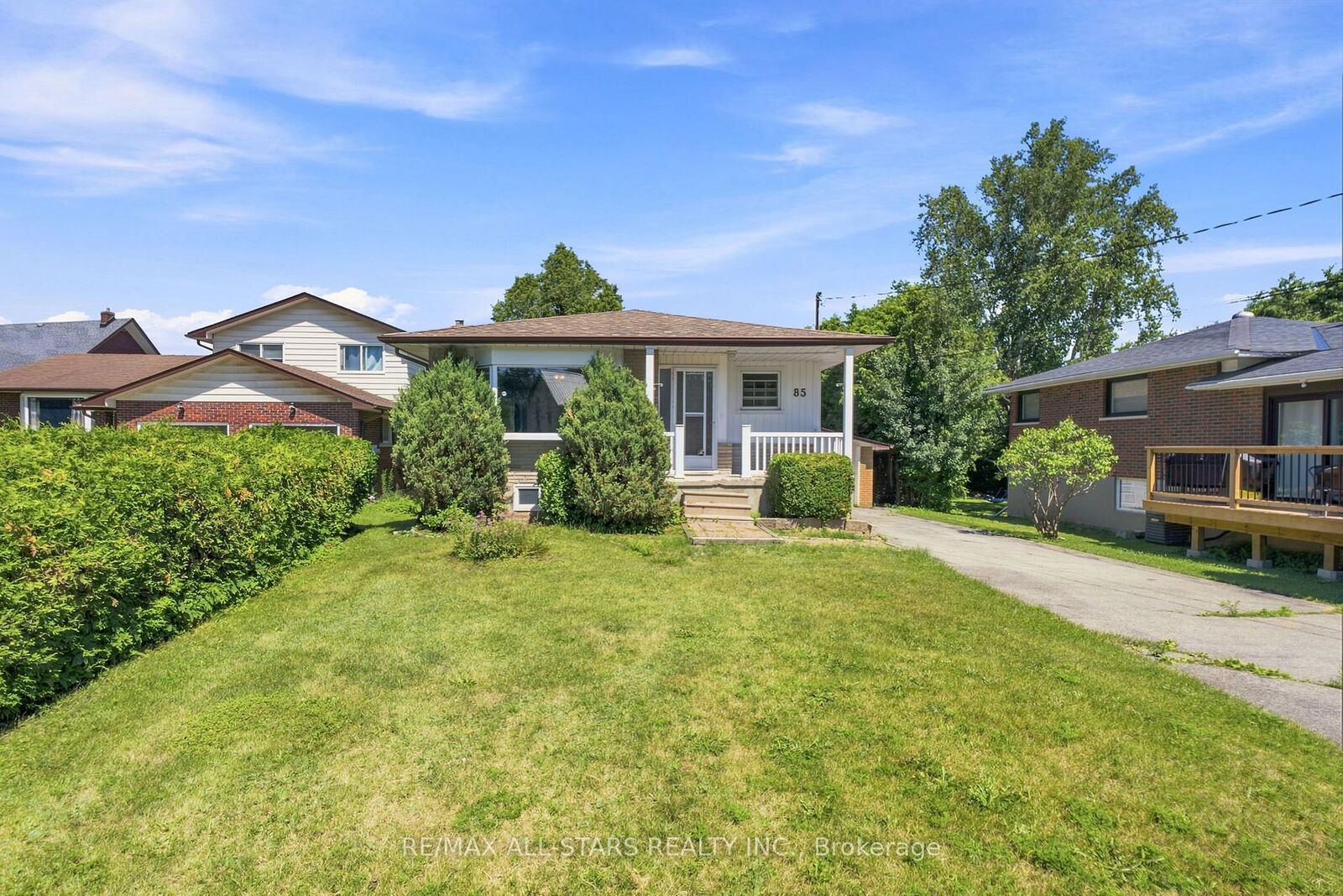Property Photo:  85 Reach Street  ON L9P 1K4 