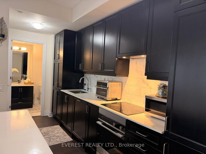 9075 Jane Street 1706 — photo 1