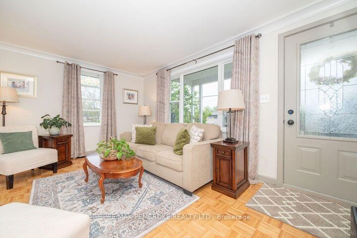 Property Photo:  31 Mary Street  ON K8H 1R8 