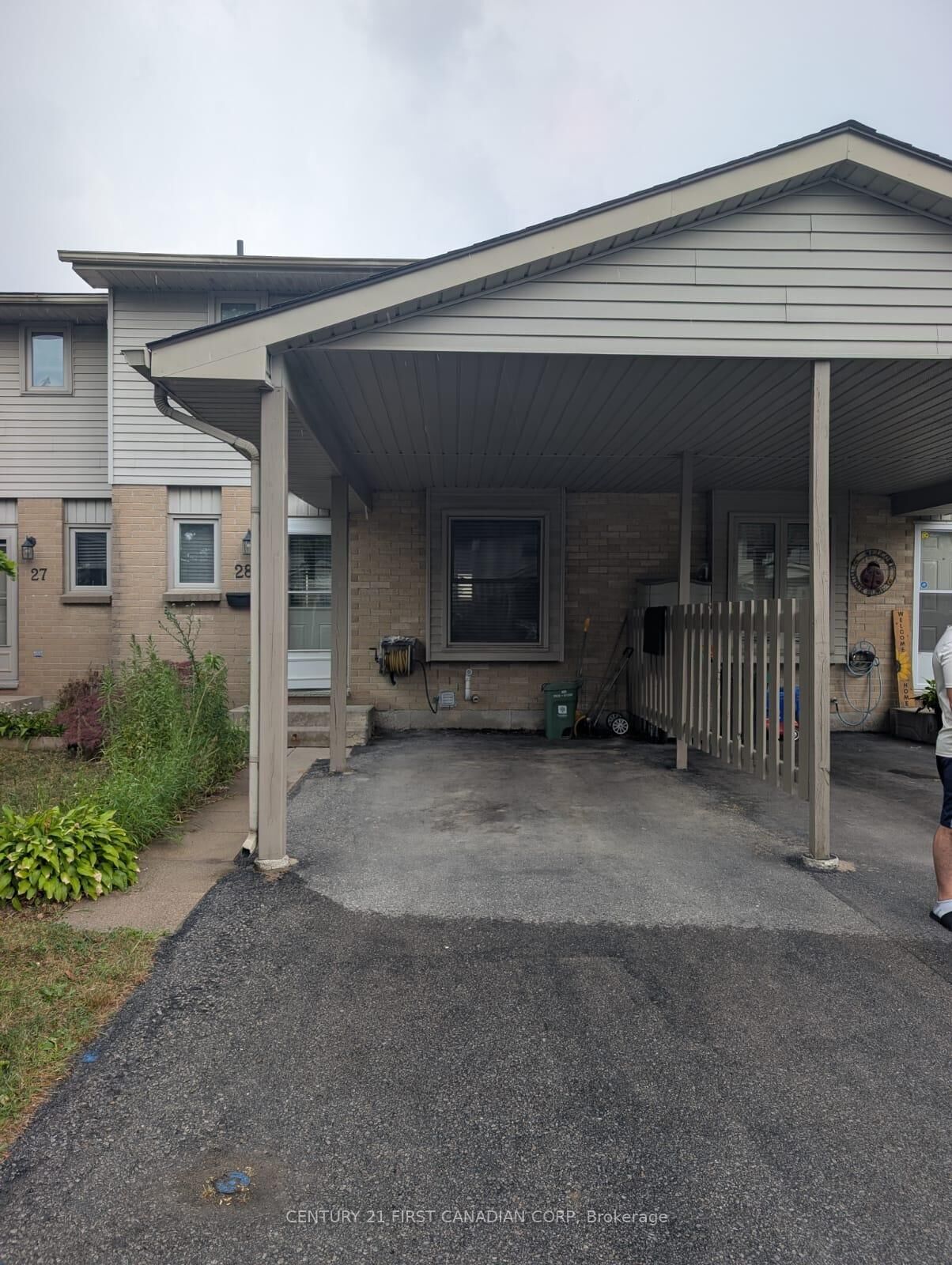 Property Photo:  25 Erica Crescent 28  ON N6E 3R6 
