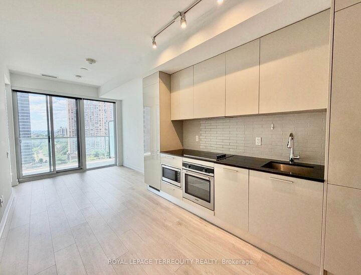 Property Photo:  3 Gloucester Street 1611  ON M4Y 0C6 