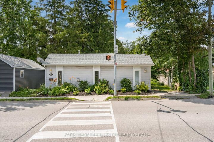 Property Photo:  204 Cox Mill Road  ON L4N 4G5 