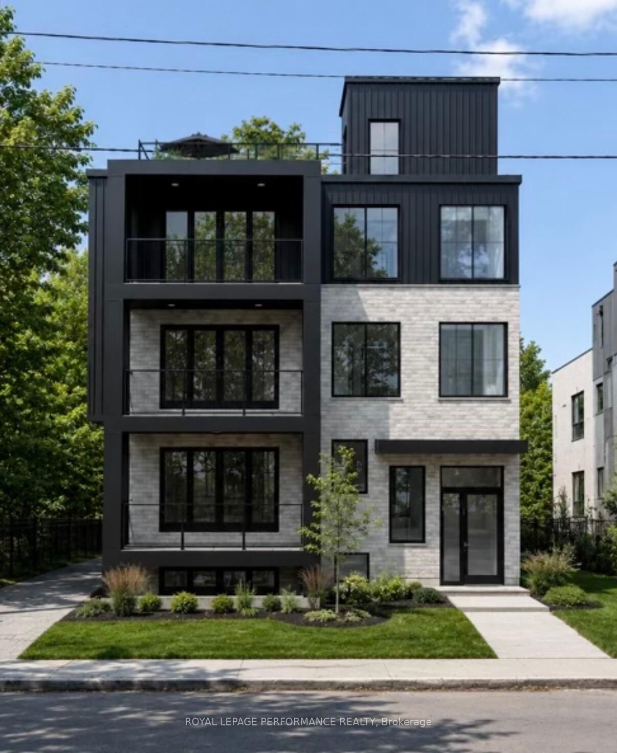 Property Photo:  344 Tweedsmuir Avenue 3  ON K1Z 5N4 