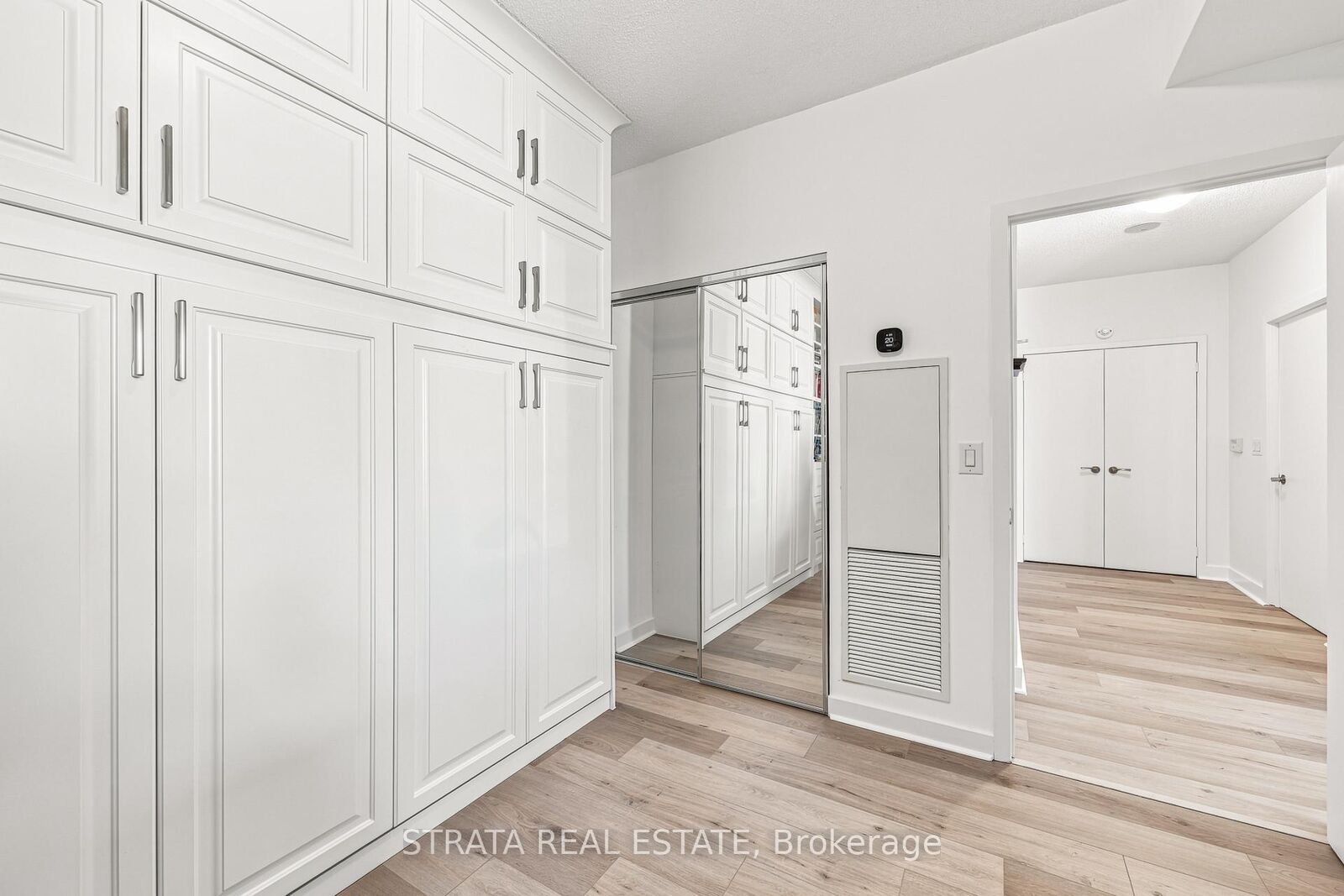Property Photo: 320 Richmond Street E 615 ON M5A 1P9