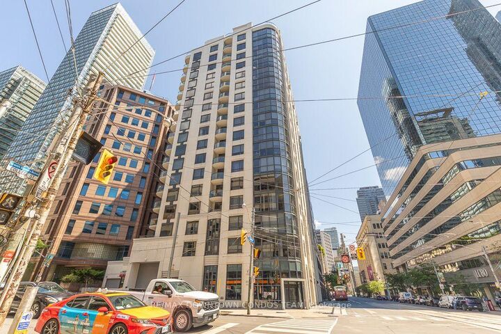 Property Photo:  801 Bay Street 611  ON M5S 1Y9 