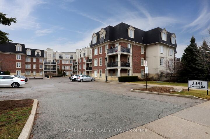Property Photo: 3351 Cawthra Road 215 ON L5A 4N5