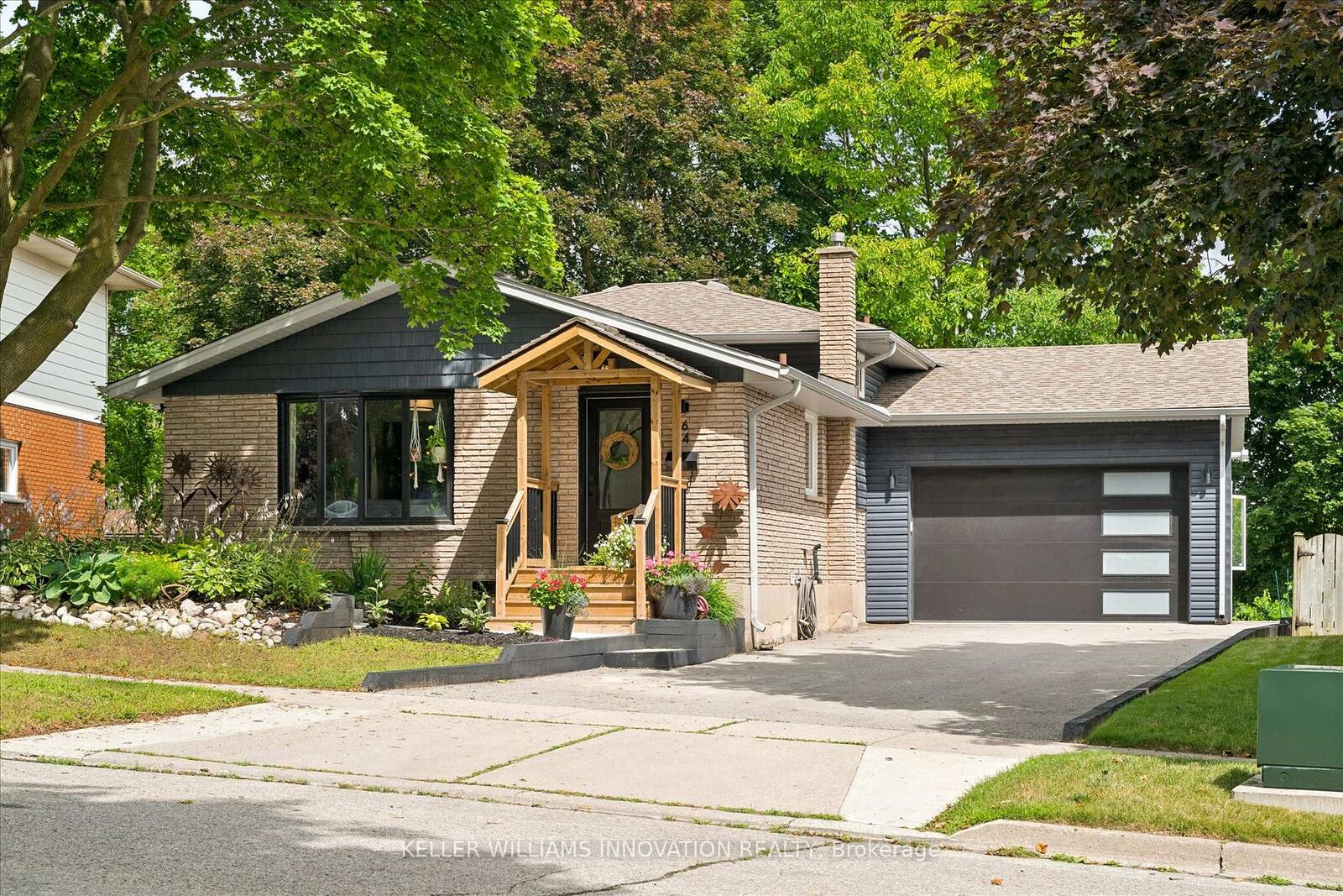 Property Photo:  64 Westbury Crescent  ON N3C 3G2 