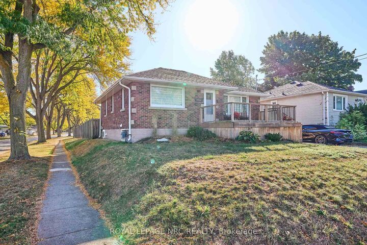 Property Photo:  2862 Dorchester Road  ON L2J 2Z3 
