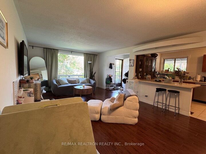 Property Photo: 22 Rochelle Crescent ON M2J 1Y4