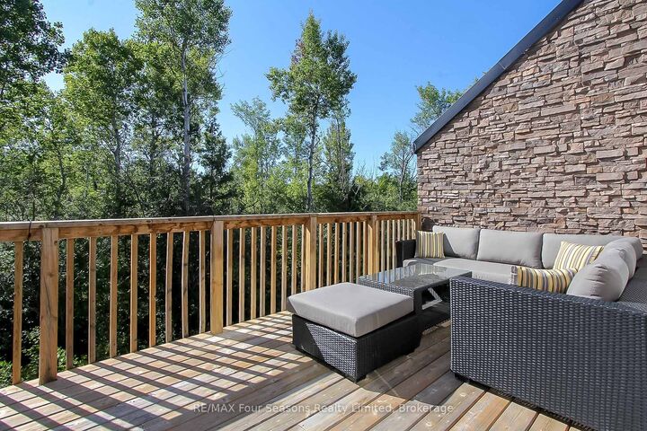 Property Photo:  12 Robbie Way  ON L9Y 0X5 