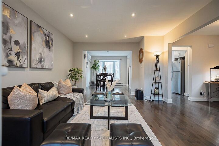 Property Photo:  6780 Formentera Avenue 8  ON L5N 2L1 