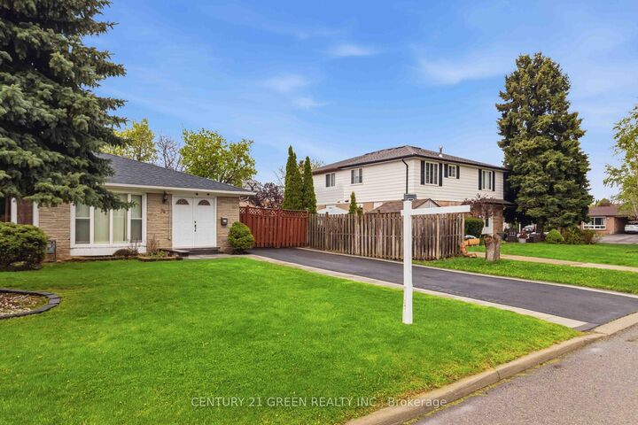 74 Davenport Crescent — photo 1
