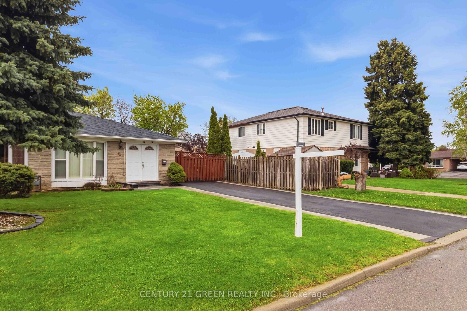 Property Photo:  74 Davenport Crescent  ON L6T 3L6 