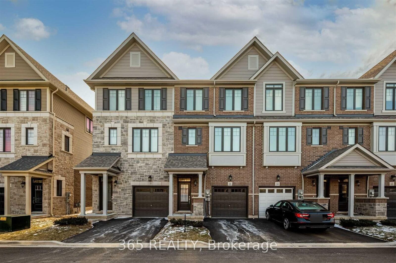 Property Photo:  16 Hibiscus Lane  ON L8K 5J3 
