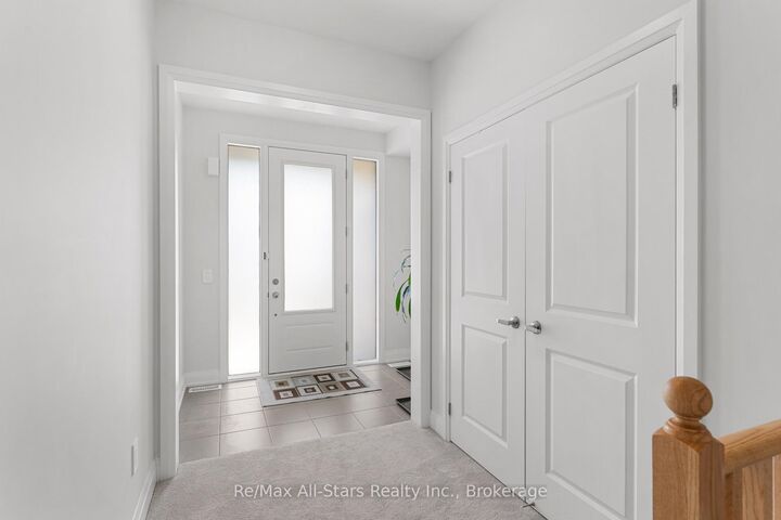 Property Photo:  7 Keenan Street  ON K9V 6C2 