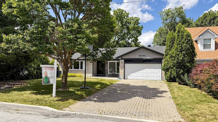 Property Photo: 57 Sumner Heights Drive ON M2K 1Y5